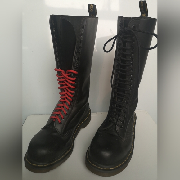 Vintage Dr Martens 1942 black lace up knee high boots - Picture 5 of 8